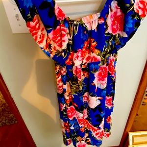 Beautiful floral off the shoulder summer dress!